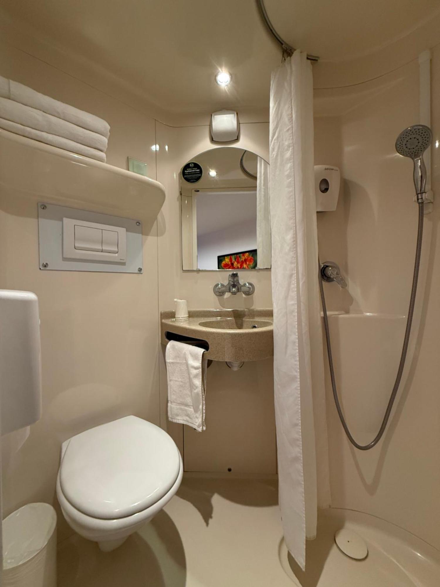 B&B Hotel Lisieux Parc Des Expositions Luaran gambar