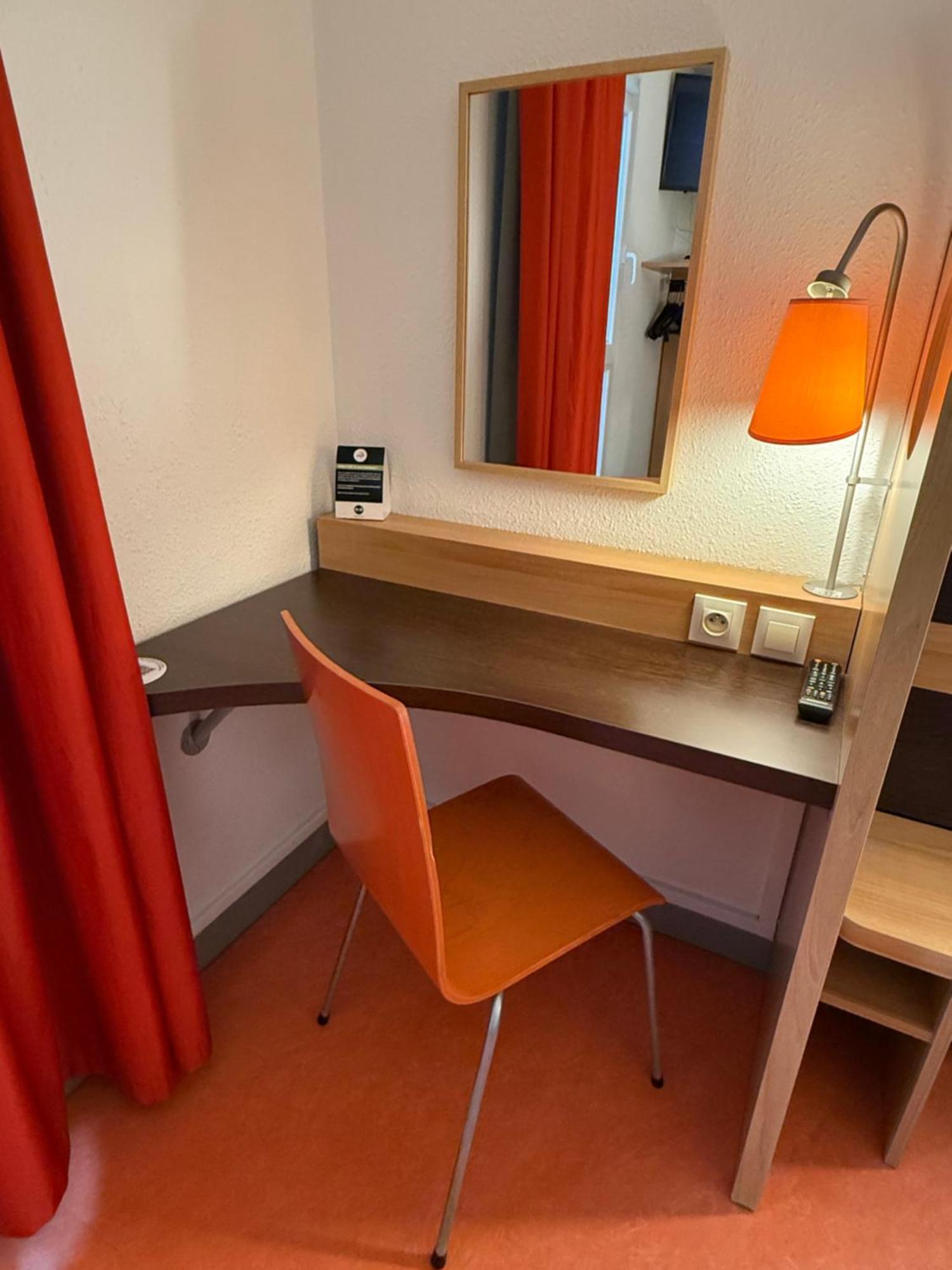 B&B Hotel Lisieux Parc Des Expositions Luaran gambar